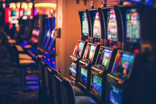 qqvictory login app running on Android and iOS devices showing live casino tables