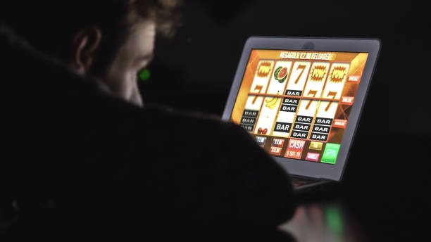 Starburst slot game interface on qqvictory login showing five reels and wild symbols